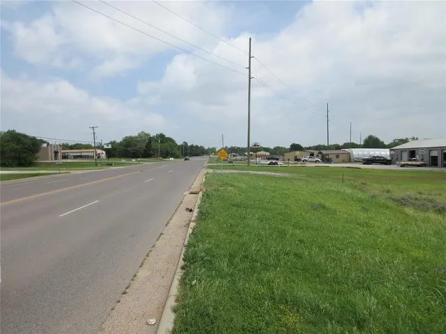 Photo 5 — 00 Gordon Cooper 1.68 Acres Drive, Tecumseh, OK 74873