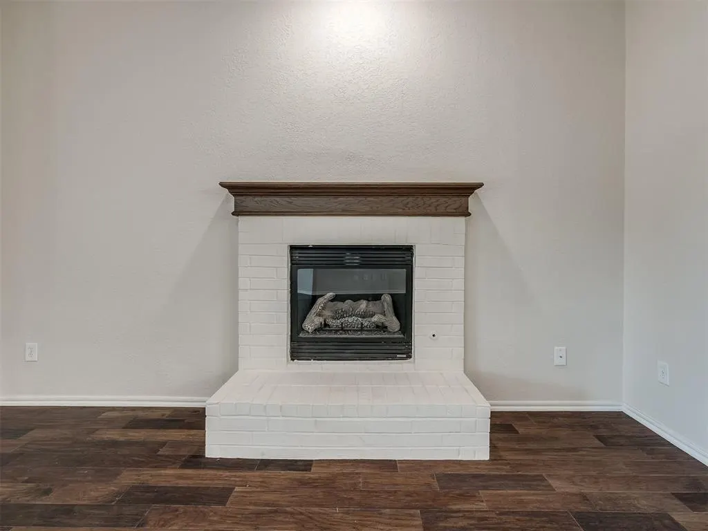 Photo 2 — 2304 SE 5th Street, Oklahoma City, OK 73160