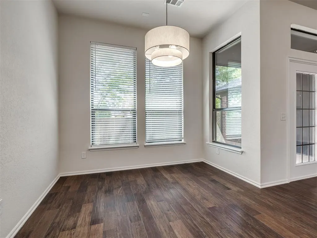 Photo 5 — 2304 SE 5th Street, Oklahoma City, OK 73160
