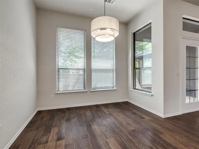 Photo 5 — 2304 SE 5th Street, Oklahoma City, OK 73160