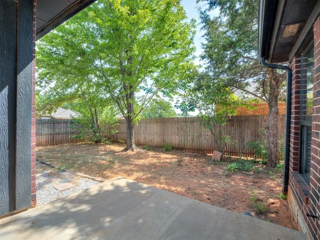 Photo 18 — 2304 SE 5th Street, Oklahoma City, OK 73160