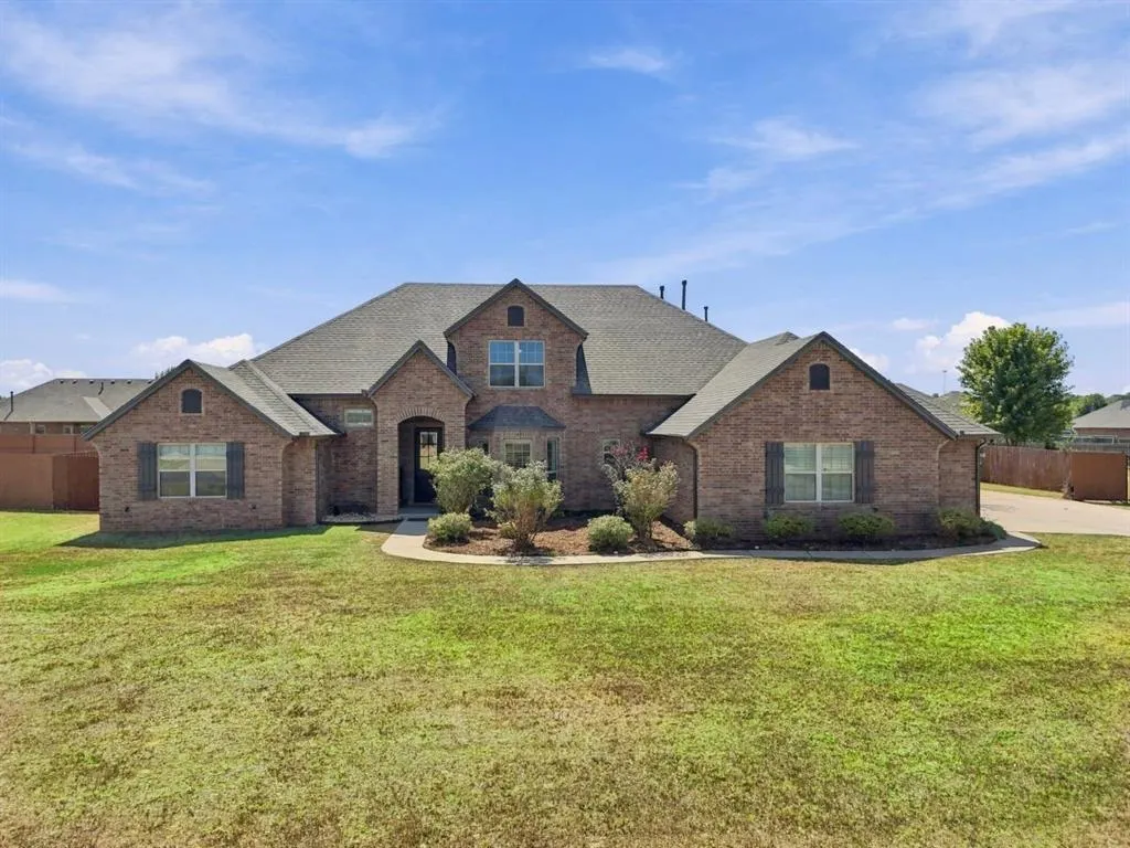 Front exterior — 18414 Frontier Trail, Norman, OK 73072