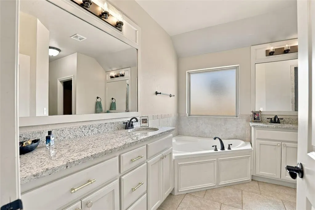 Photo 12 — 18414 Frontier Trail, Norman, OK 73072