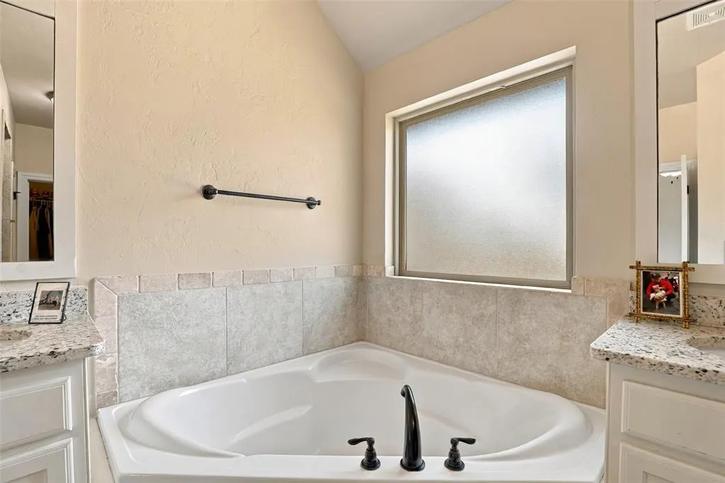 Photo 13 — 18414 Frontier Trail, Norman, OK 73072