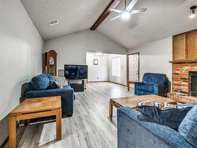 Photo 4 — 8712 Oakridge Drive, Midwest City, OK 73110