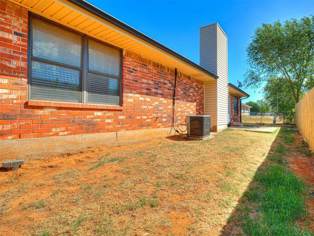 Photo 22 — 8712 Oakridge Drive, Midwest City, OK 73110