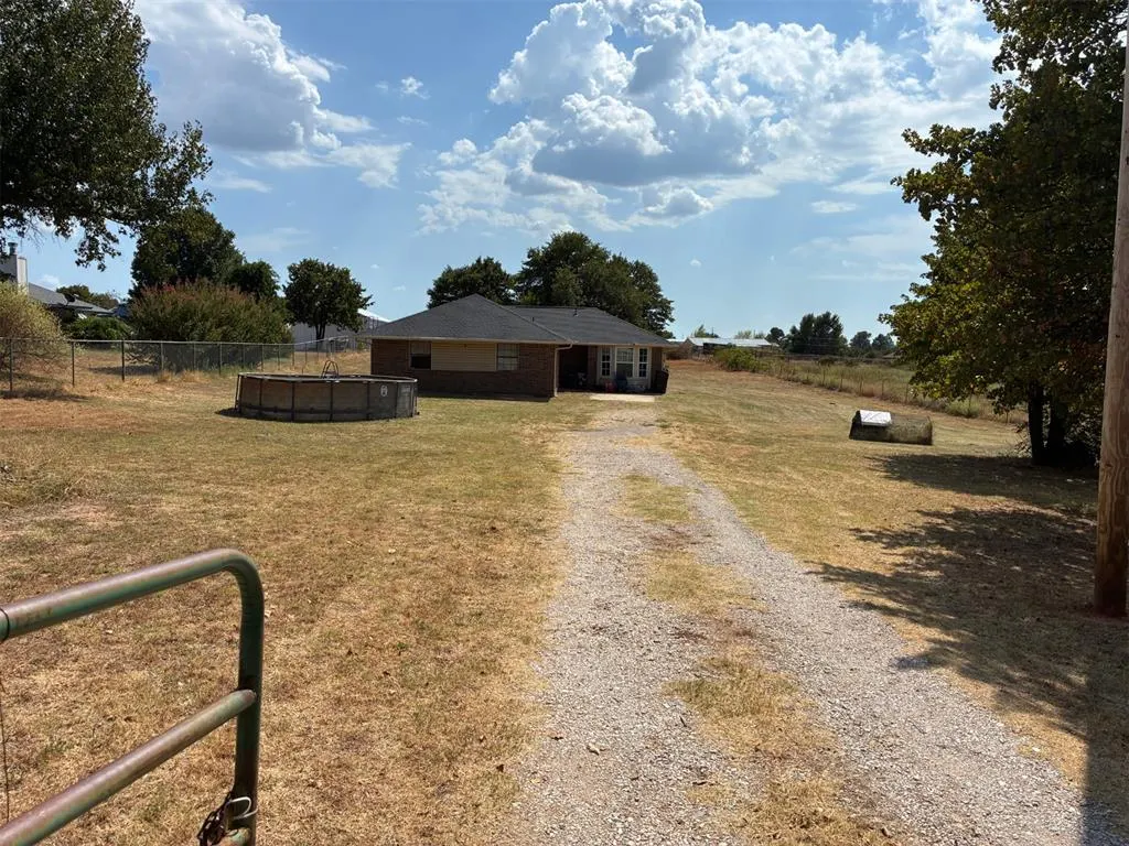 Front exterior — 20100 SE 44th Street, Harrah, OK 73045