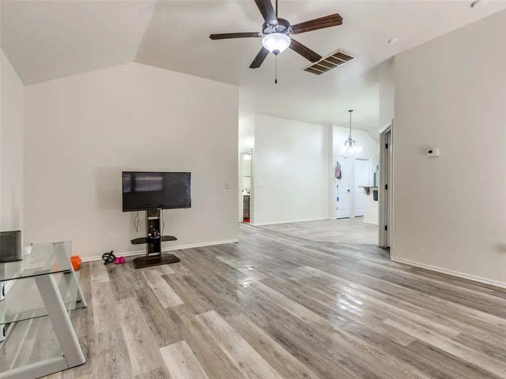 Photo 5 — 12320 Nittany Drive, Oklahoma City, OK 73120