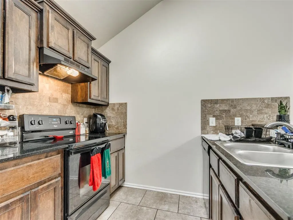 Photo 11 — 12320 Nittany Drive, Oklahoma City, OK 73120
