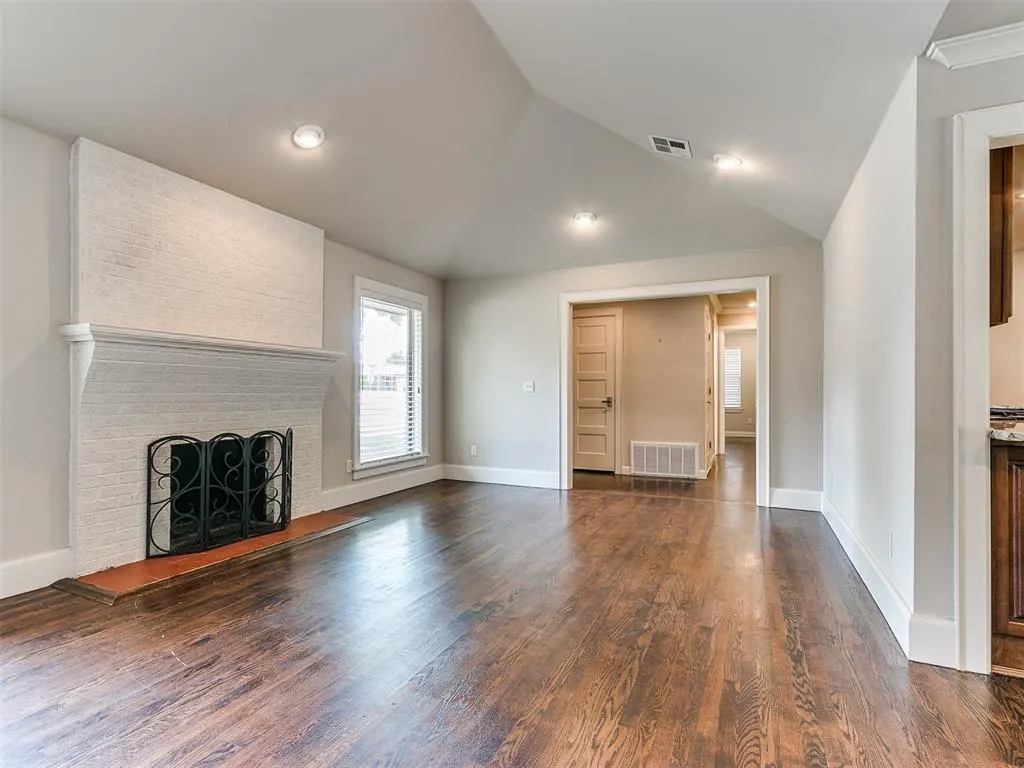 Photo 9 — 9631 Stratford Drive, Oklahoma City, OK 73120