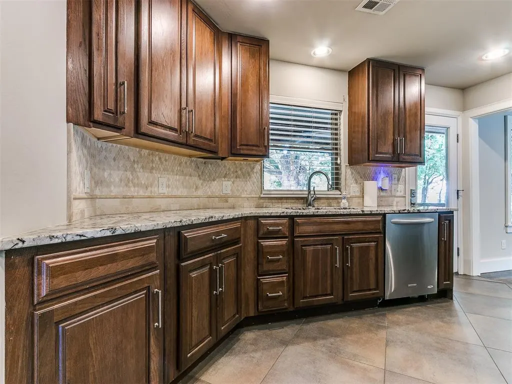 Photo 23 — 9631 Stratford Drive, Oklahoma City, OK 73120