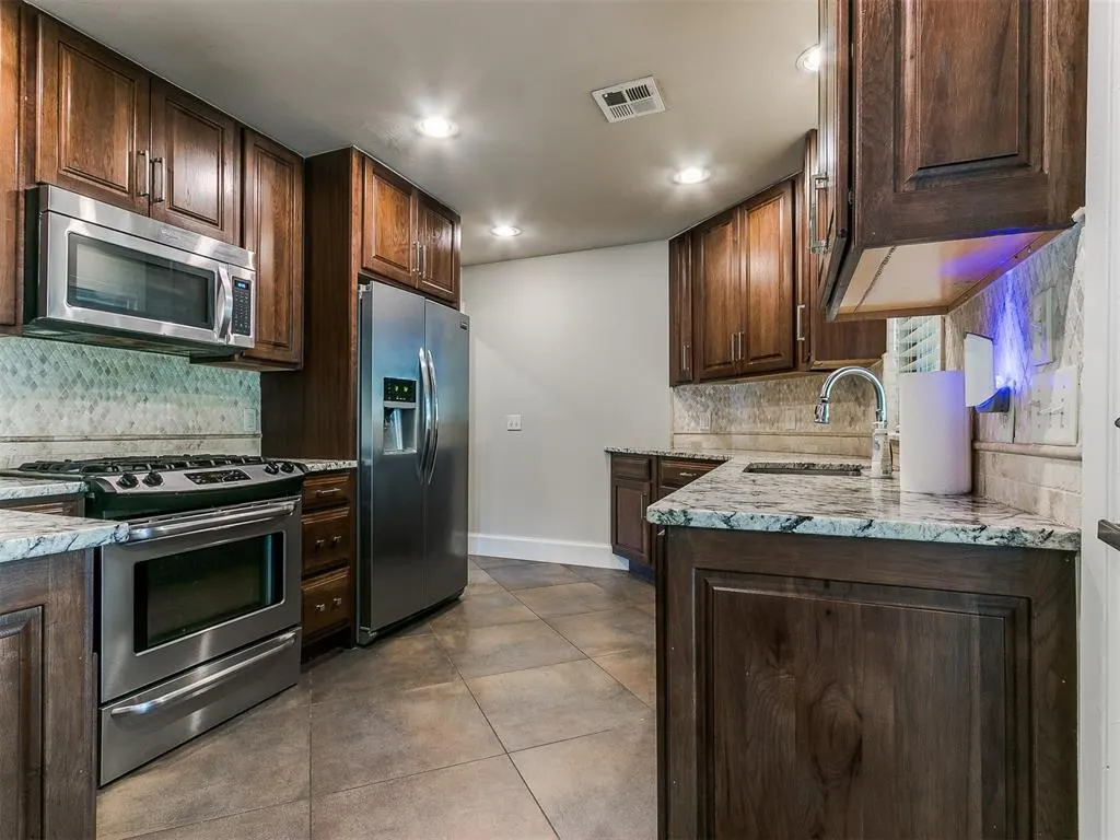 Photo 33 — 9631 Stratford Drive, Oklahoma City, OK 73120