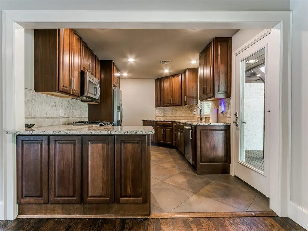 Photo 36 — 9631 Stratford Drive, Oklahoma City, OK 73120