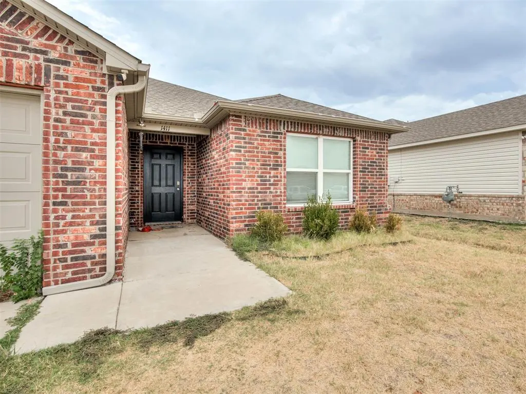Photo 2 — 1411 Chuck Wagon Drive, El Reno, OK 73036