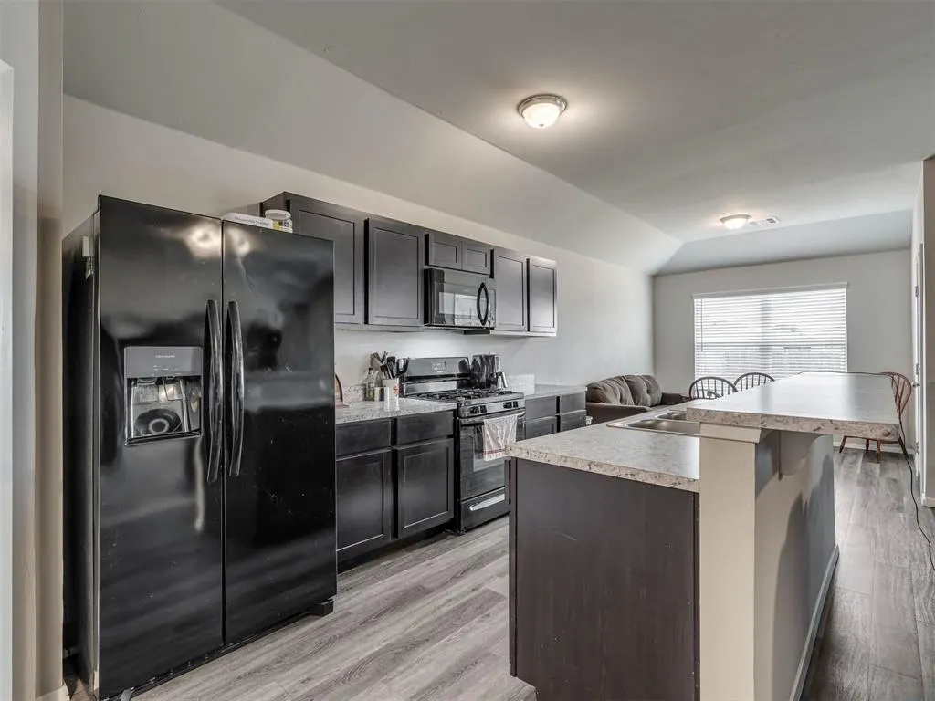 Photo 3 — 1408 Chuck Wagon Drive, El Reno, OK 73036