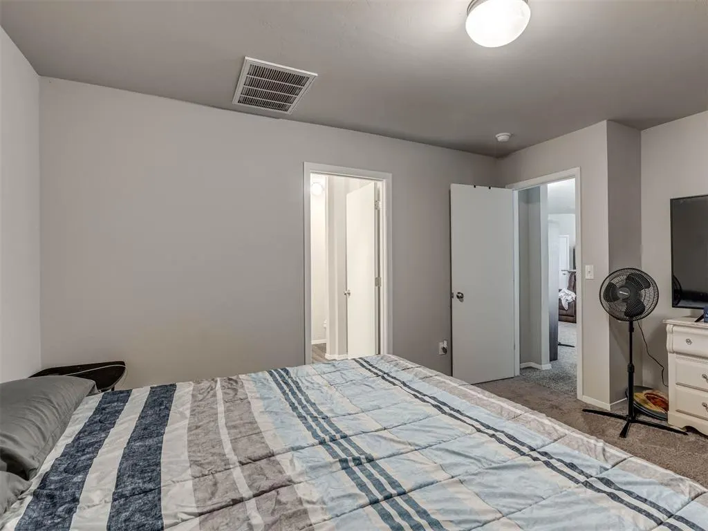 Photo 9 — 1408 Chuck Wagon Drive, El Reno, OK 73036