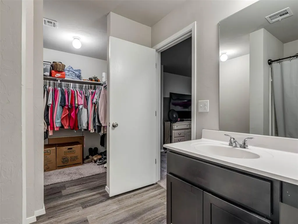 Photo 11 — 1408 Chuck Wagon Drive, El Reno, OK 73036