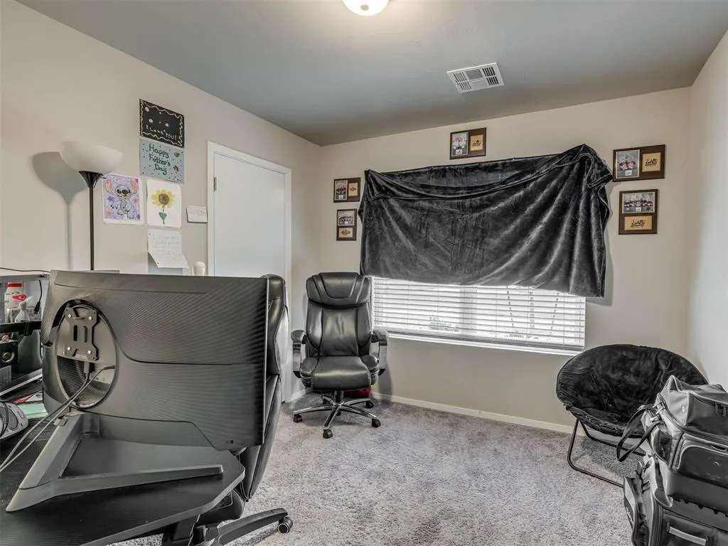 Photo 14 — 1408 Chuck Wagon Drive, El Reno, OK 73036