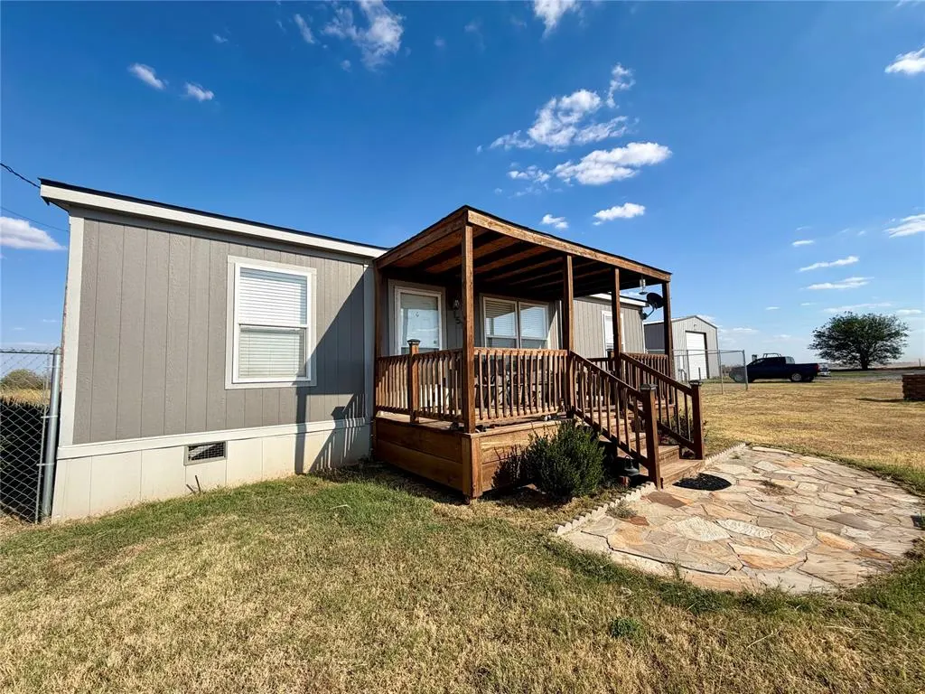 Front exterior — 1515 Highway 81, Pocasset, OK 73079
