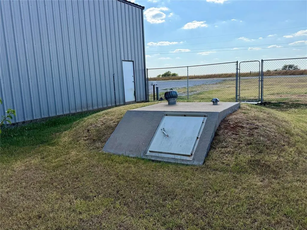 Photo 9 — 1515 Highway 81, Pocasset, OK 73079