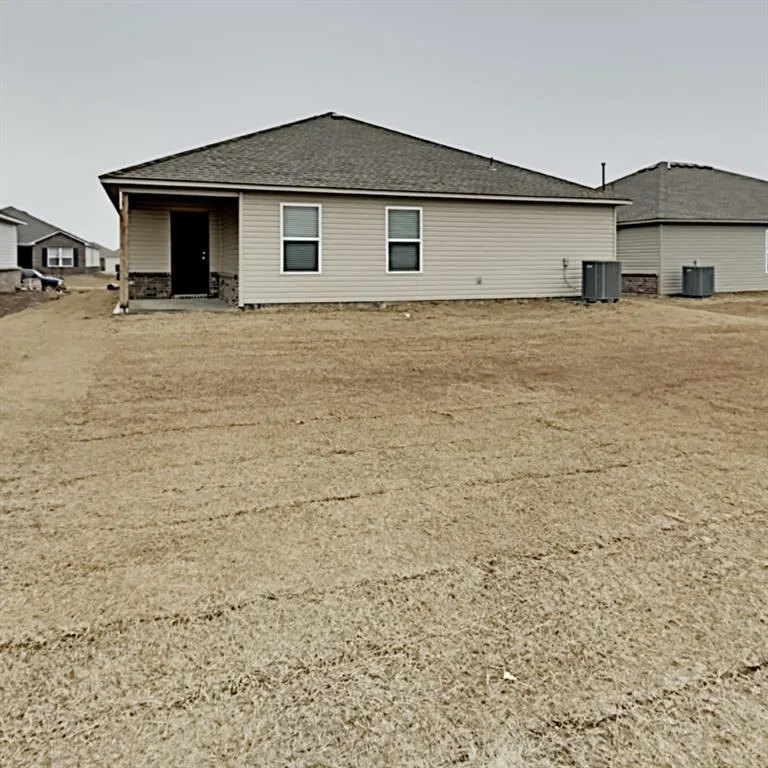 Photo 16 — 1840 Jack Rabbit Lane, El Reno, OK 73036