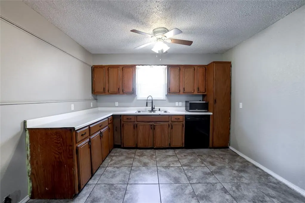 Photo 11 — 1625 SW 31st Street, Oklahoma City, OK 73119