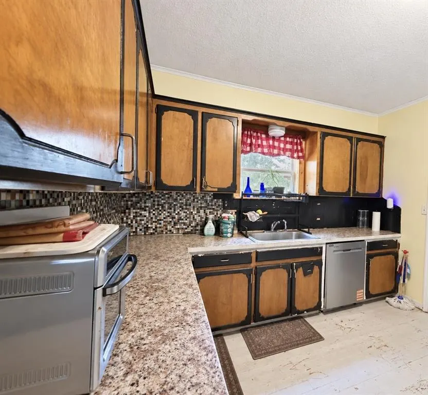 Photo 4 — 105 SE Adams Street, Idabel, OK 74745