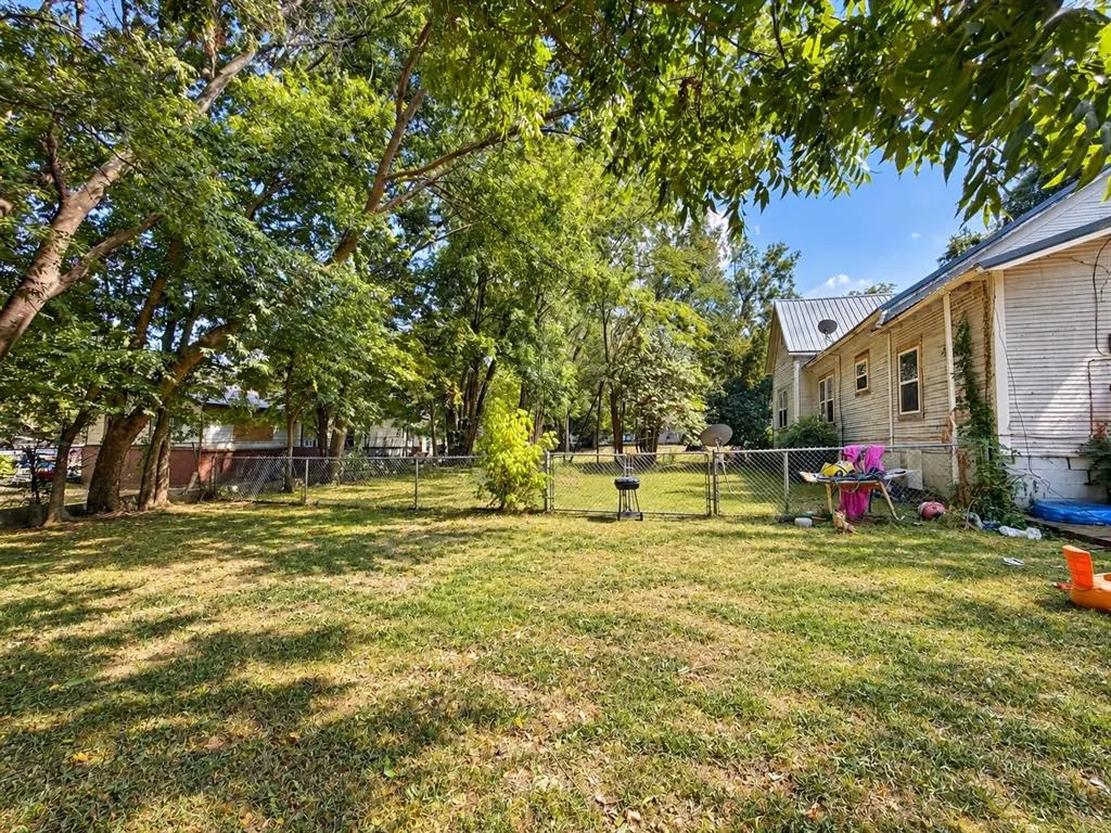 Photo 14 — 105 SE Adams Street, Idabel, OK 74745