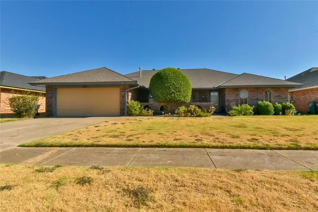 Photo 2 — 417 SW 102nd Street, Oklahoma City, OK 73139