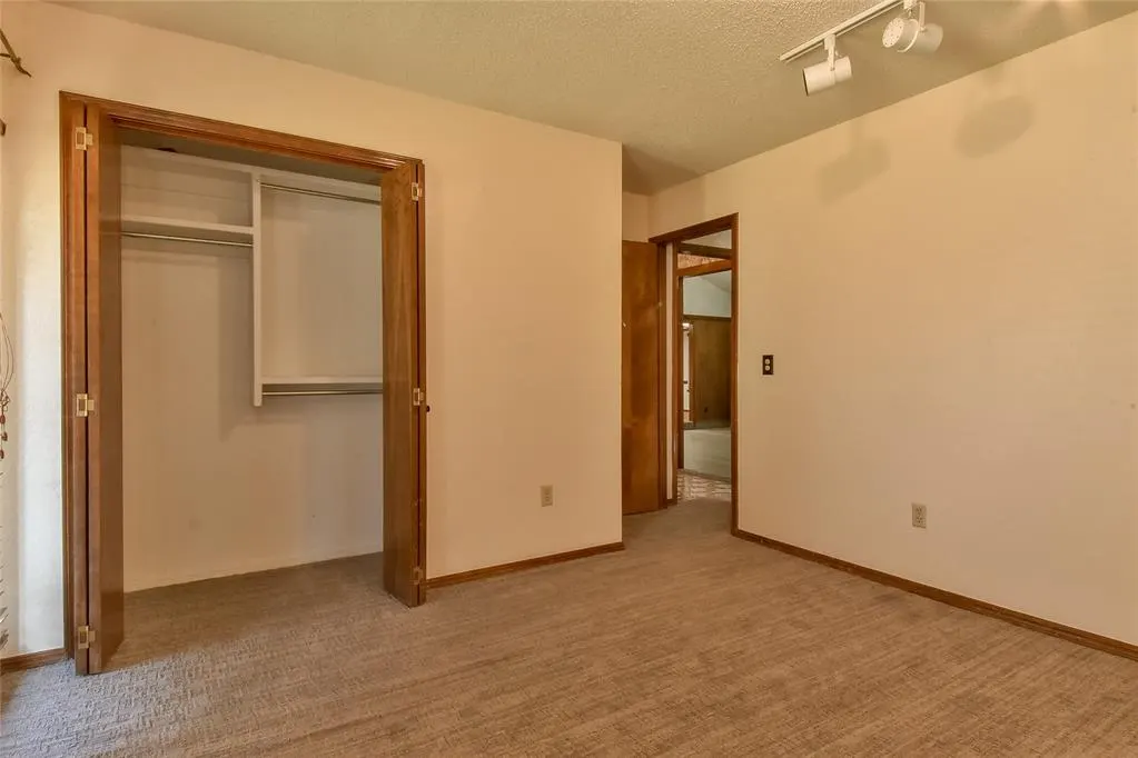 Photo 11 — 417 SW 102nd Street, Oklahoma City, OK 73139
