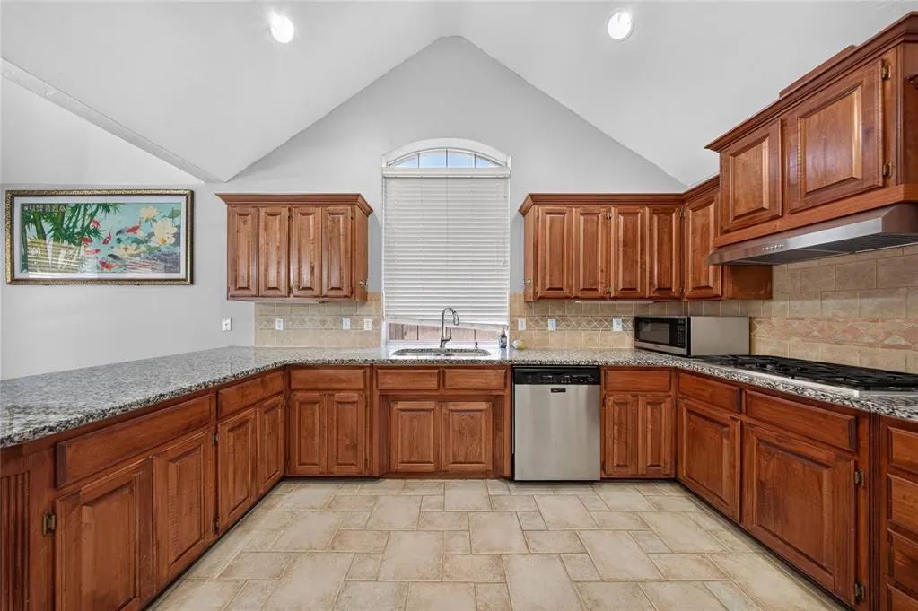 Photo 33 — 9312 SW 22nd Street, Oklahoma City, OK 73128