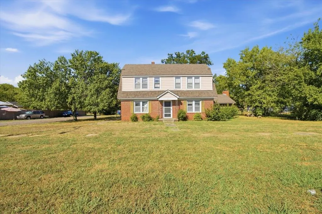 Front exterior — 331 S Broadway Street, Konawa, OK 74849