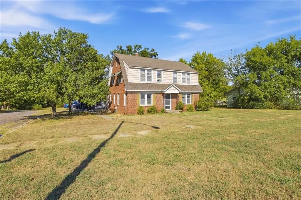 Photo 2 — 331 S Broadway Street, Konawa, OK 74849