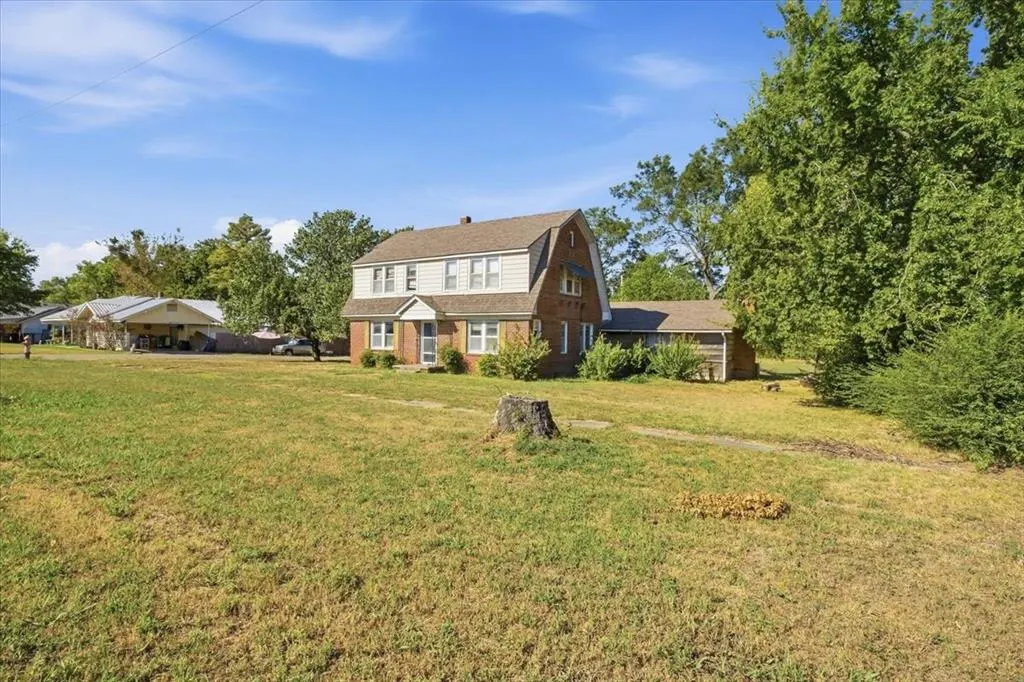 Photo 3 — 331 S Broadway Street, Konawa, OK 74849