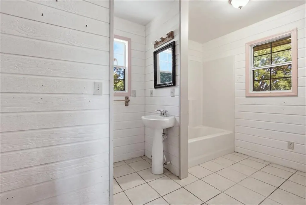 Photo 13 — 331 S Broadway Street, Konawa, OK 74849