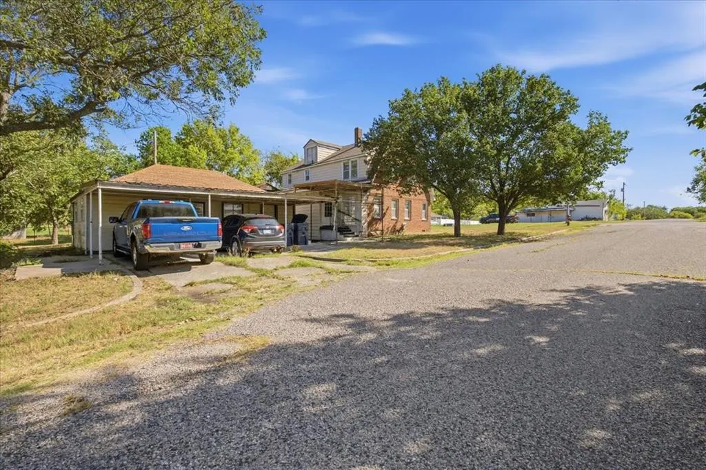 Photo 23 — 331 S Broadway Street, Konawa, OK 74849