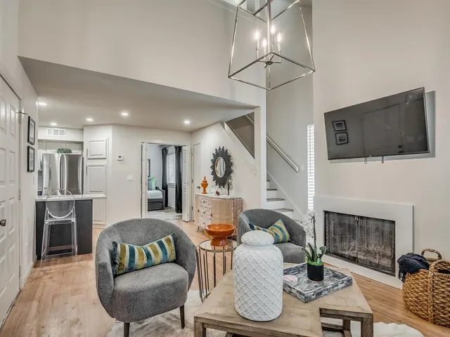 Photo 4 — 11540 N May Avenue 205E, Oklahoma City, OK 73120