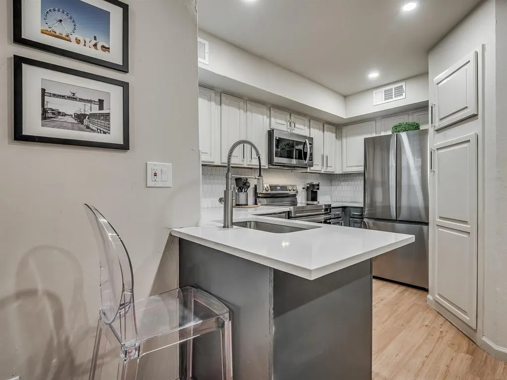 Photo 11 — 11540 N May Avenue 205E, Oklahoma City, OK 73120