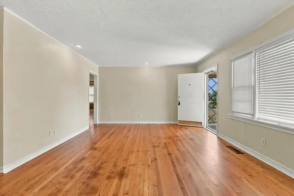 Photo 5 — 1103 Belford Avenue, Oklahoma City, OK 73116