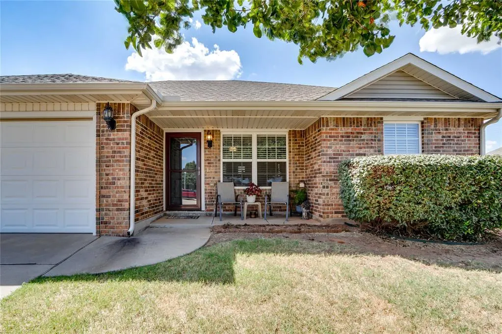 Photo 2 — 404 JB Street, Yukon, OK 73099