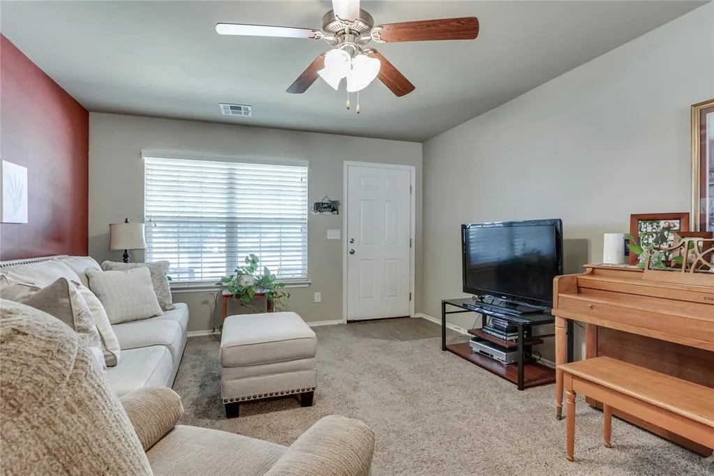 Photo 6 — 404 JB Street, Yukon, OK 73099