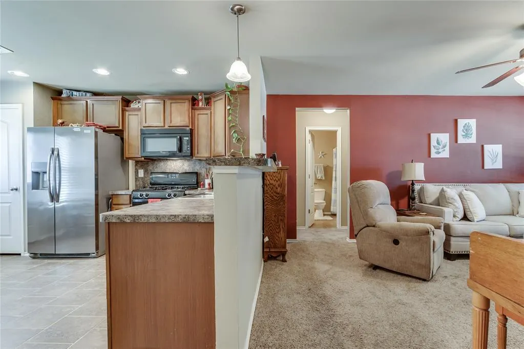 Photo 7 — 404 JB Street, Yukon, OK 73099