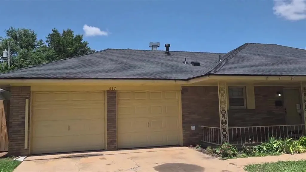 Photo 4 — 1617 SW 80th Street, Oklahoma City, OK 73159