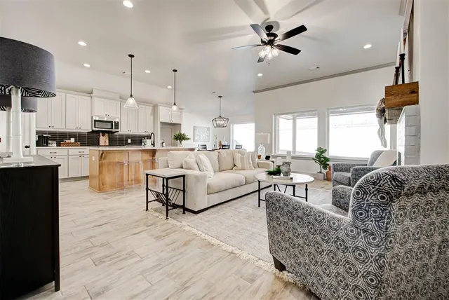 Photo 5 — 6025 Frankie Lynn Lane, Edmond, OK 73034