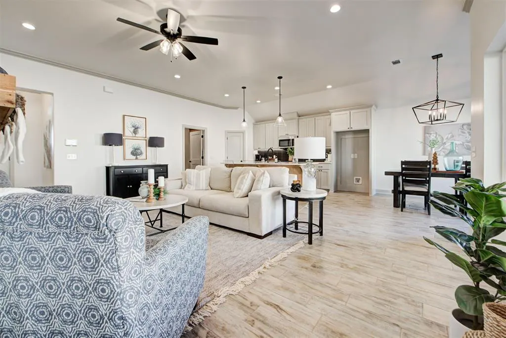 Photo 10 — 6025 Frankie Lynn Lane, Edmond, OK 73034