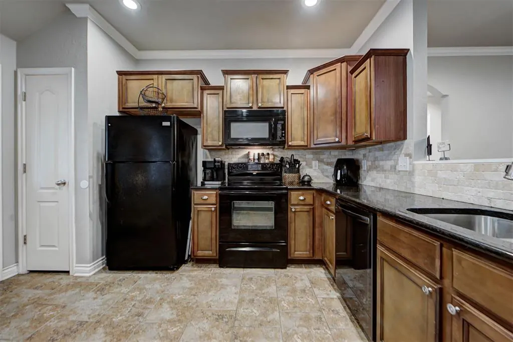 Photo 10 — 2302 W Bradford Circle, Newcastle, OK 73065
