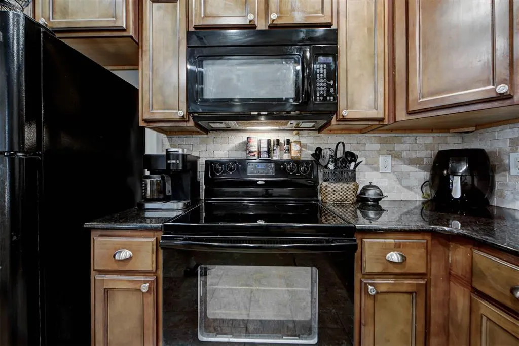 Photo 12 — 2302 W Bradford Circle, Newcastle, OK 73065