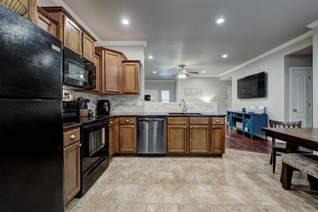 Photo 13 — 2302 W Bradford Circle, Newcastle, OK 73065