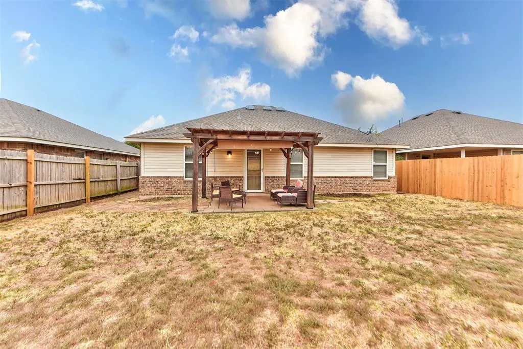 Photo 31 — 2302 W Bradford Circle, Newcastle, OK 73065