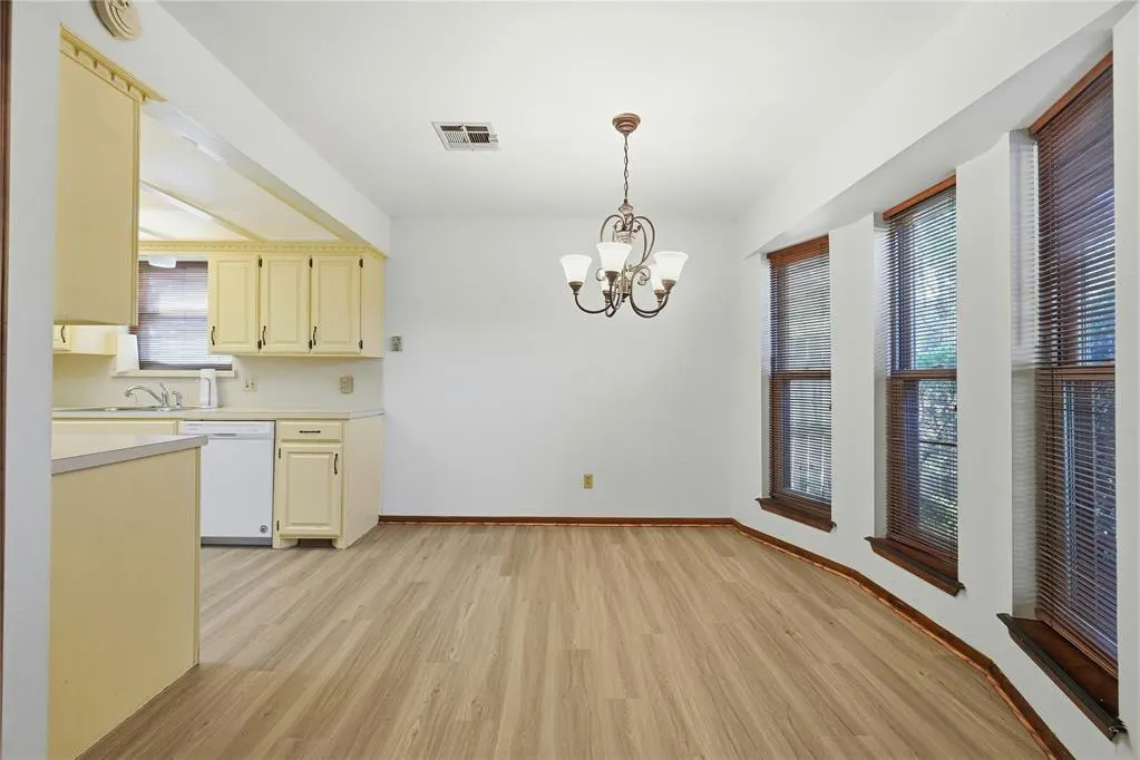 Photo 10 — 2219 N Flamingo Lane, Altus, OK 73521